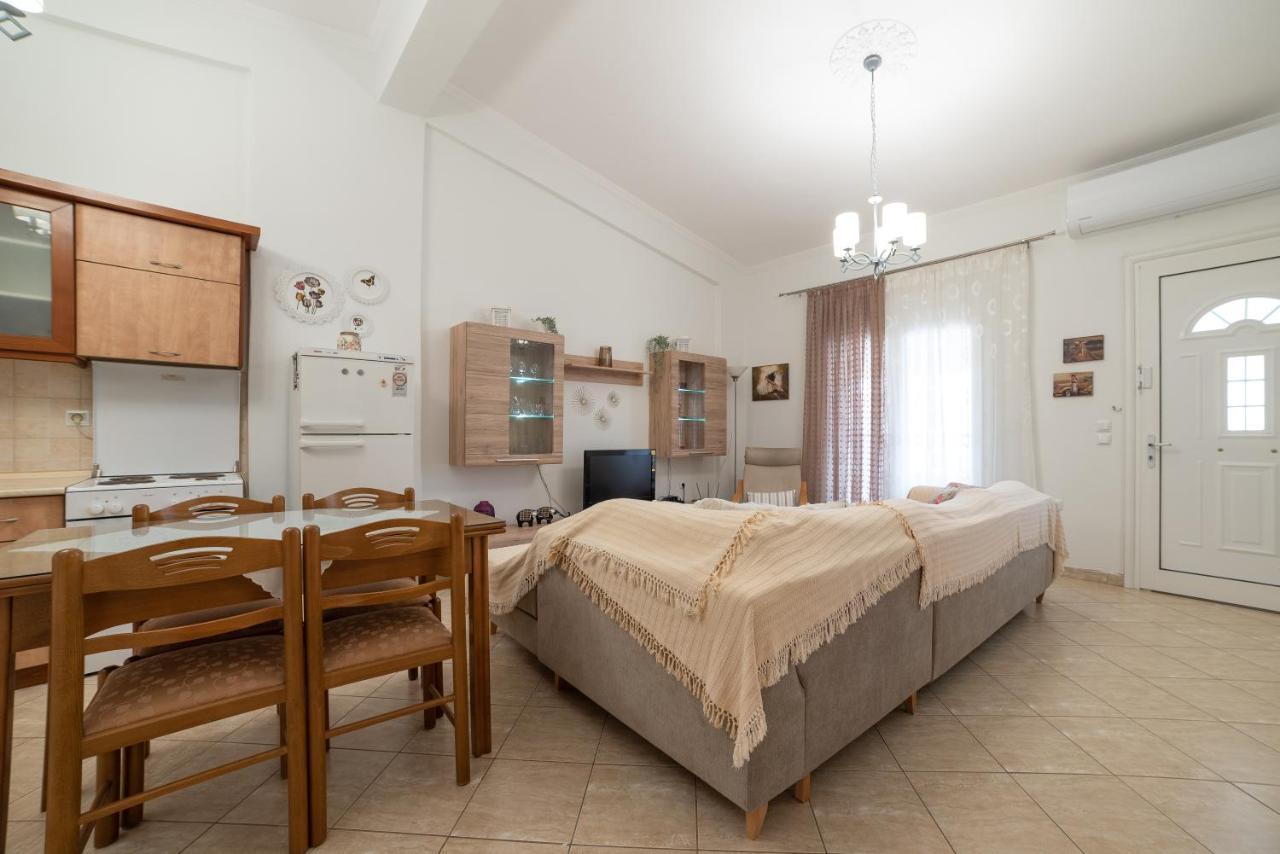 Porto Ofrynio Central Deluxe Golden Apartment Ofrínion Eksteriør billede
