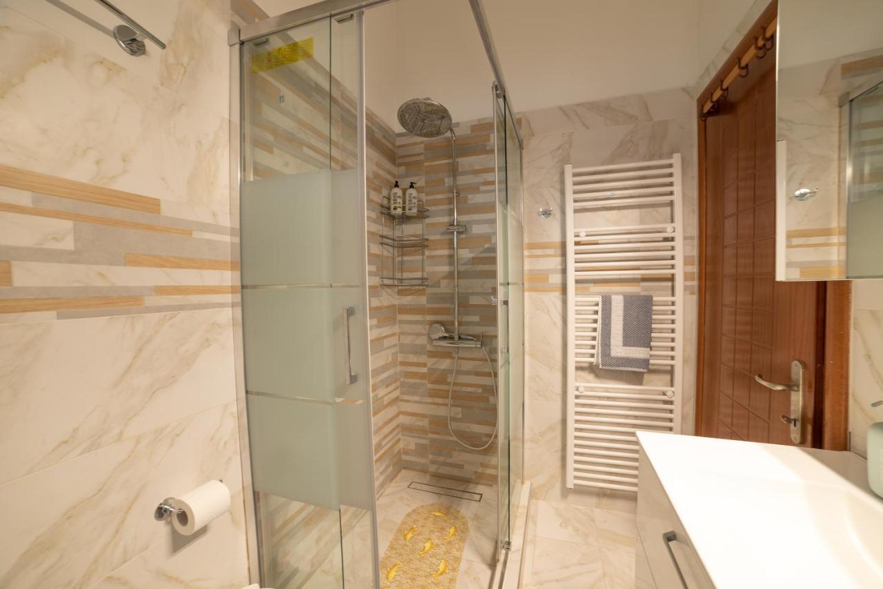 Porto Ofrynio Central Deluxe Golden Apartment Ofrínion Eksteriør billede